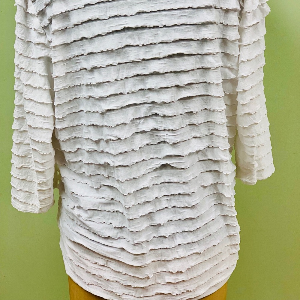 ๐ VINTAGE RUFFLED WHITE TOP - Picture 5 of 7
